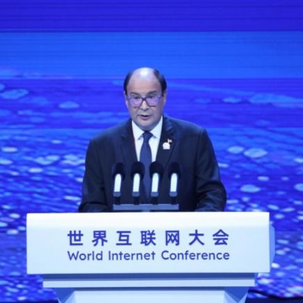 数字丝路新焦点 ‘数字技术服务’成论坛热词，你与AI看法一致吗？